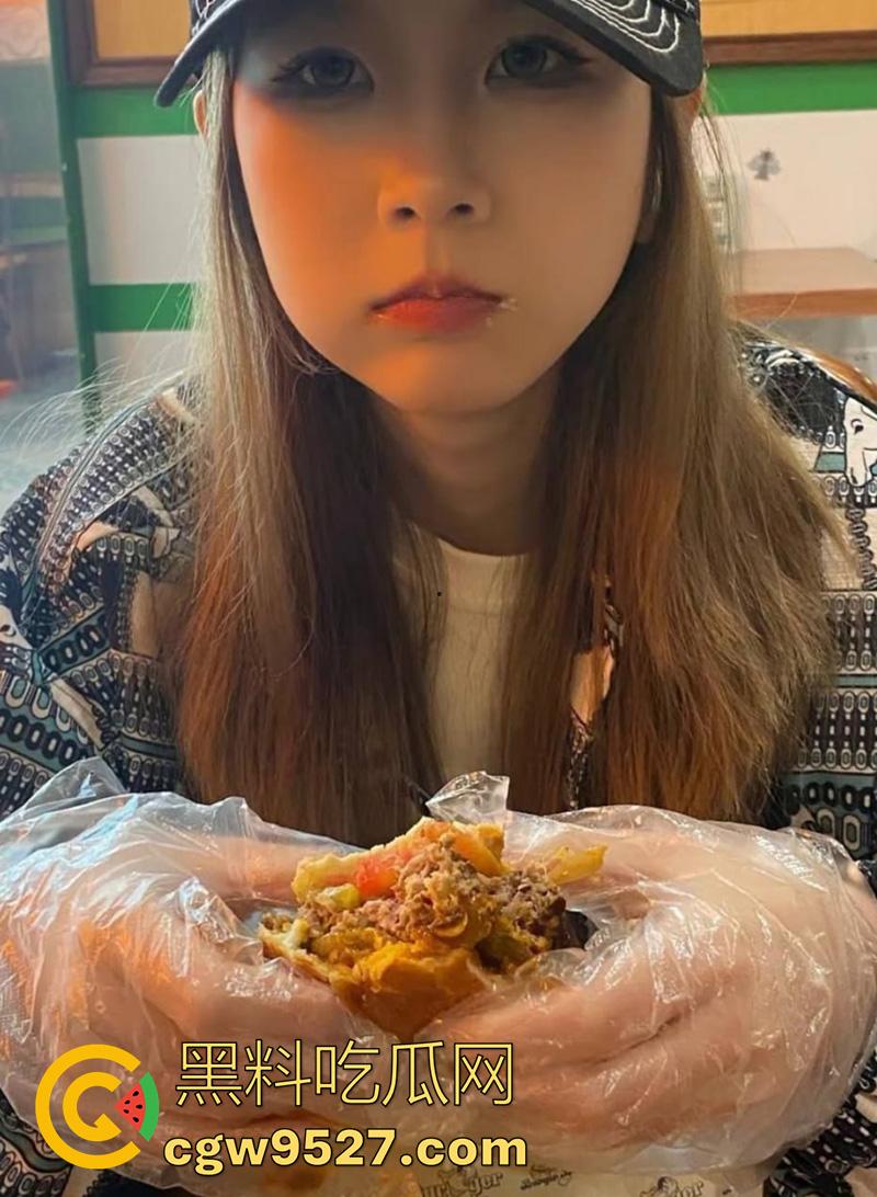 中国海洋大学【许真福】,高颜值大一嫩妹,被前男友曝光,粉嫩小穴饱满诱人,清纯骚妹让人心动不已!-5