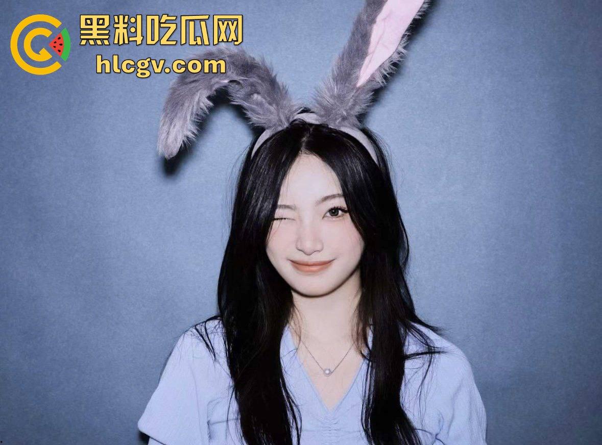 瓜友爆料约炮顶级颜值反差婊【刘雯雯】！猫耳造型卖萌，口交私拍骚劲十足！-5