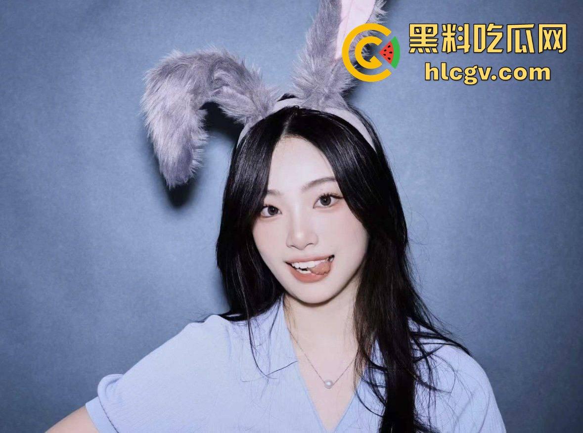 瓜友爆料约炮顶级颜值反差婊【刘雯雯】！猫耳造型卖萌，口交私拍骚劲十足！-6