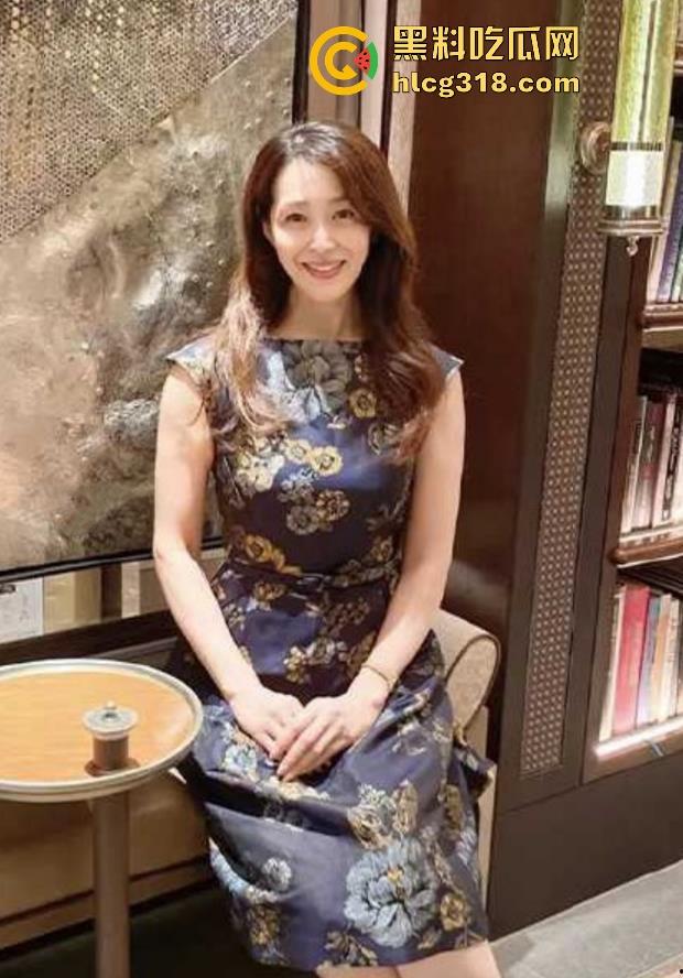 海角乱伦【爱玩求虐的婶婶】最新力作,调教母狗婶婶,踩奶狂插,满足婶婶的受虐倾向!-3