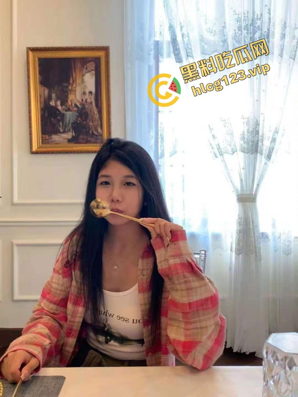 社交平台网聊真实曝光 18岁性感少女『许佳乐』裸聊卖视频 800就能包夜 原创流出 先看先撸！-12