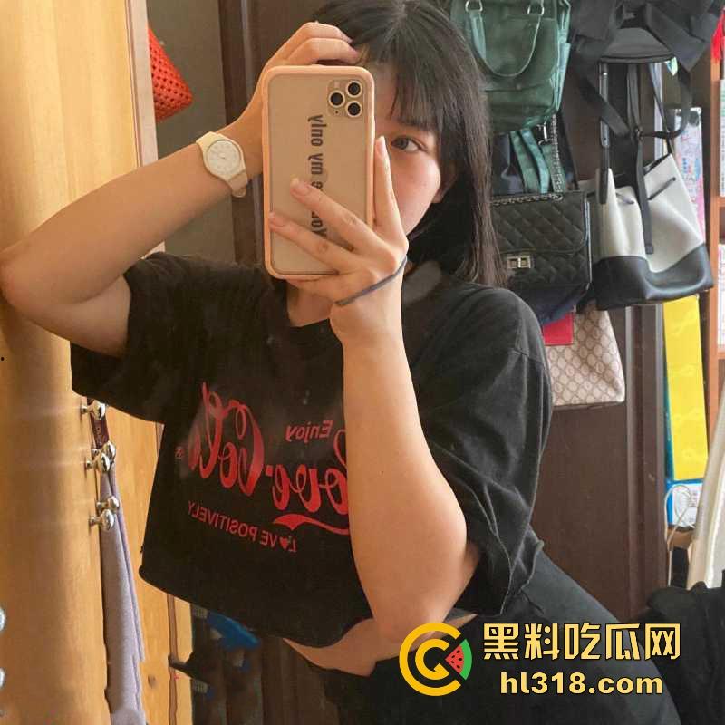 常州工商学院【黄文婧】可爱极品学生化身巨乳白虎小母狗，大胆揉奶自慰，哪知竟惨遭男友外流！-9