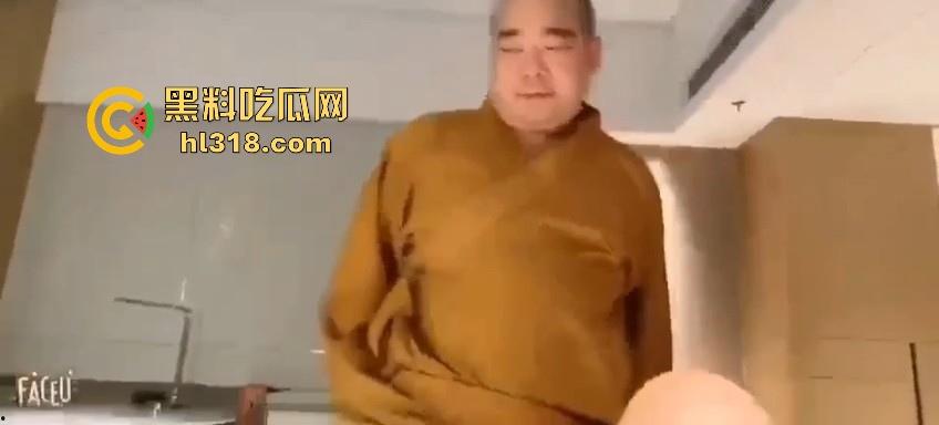 佛组佛渡天下，慈悲为怀，大师就拿下体给你开个光，保你以后出入通畅，细水长流，阿弥陀佛！-6