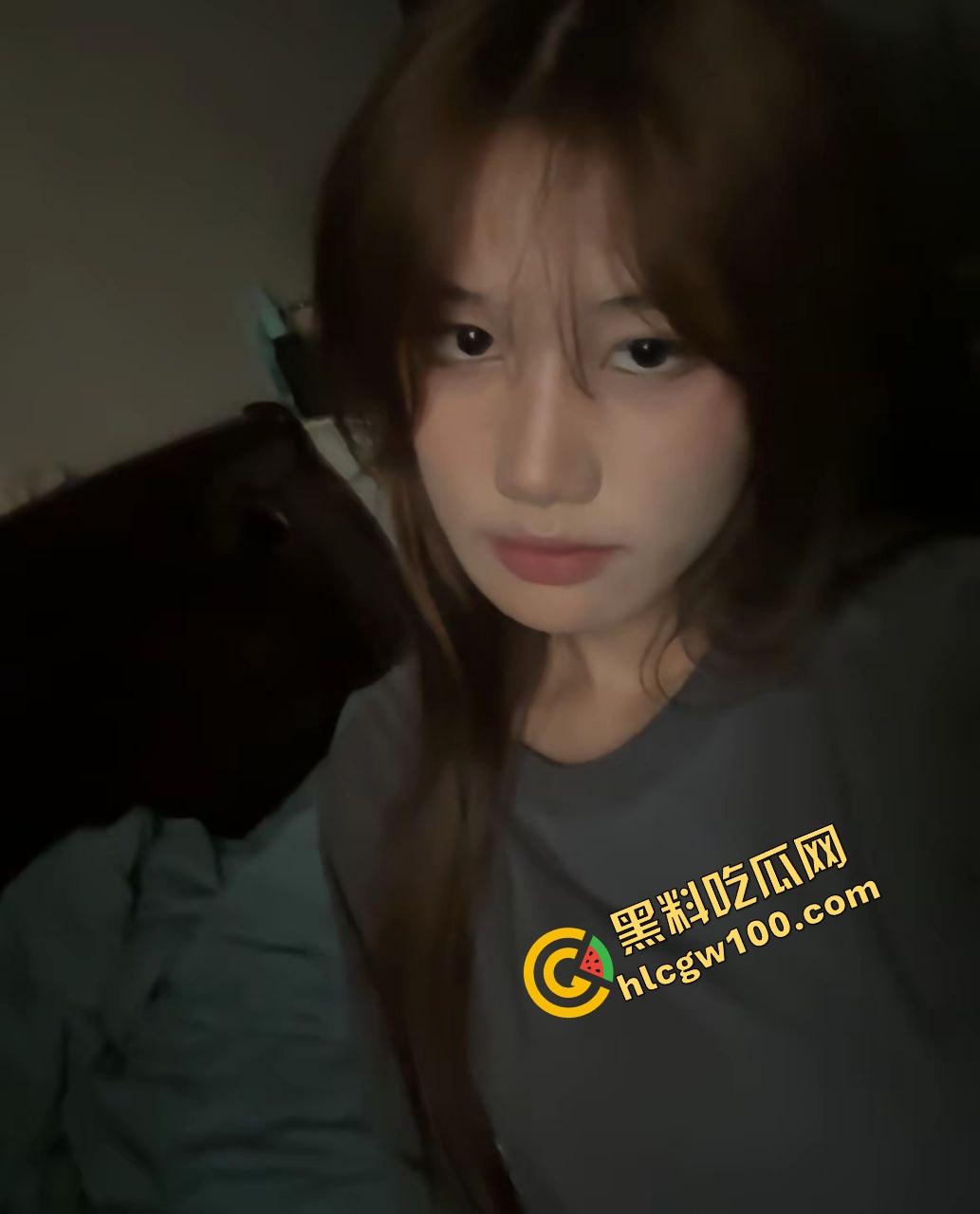 云南文化艺术职业反差飒姐【姚雅雯】甜御少女秒变母狗炮架，男友家后入爆操骚逼！独家曝光流出！-1