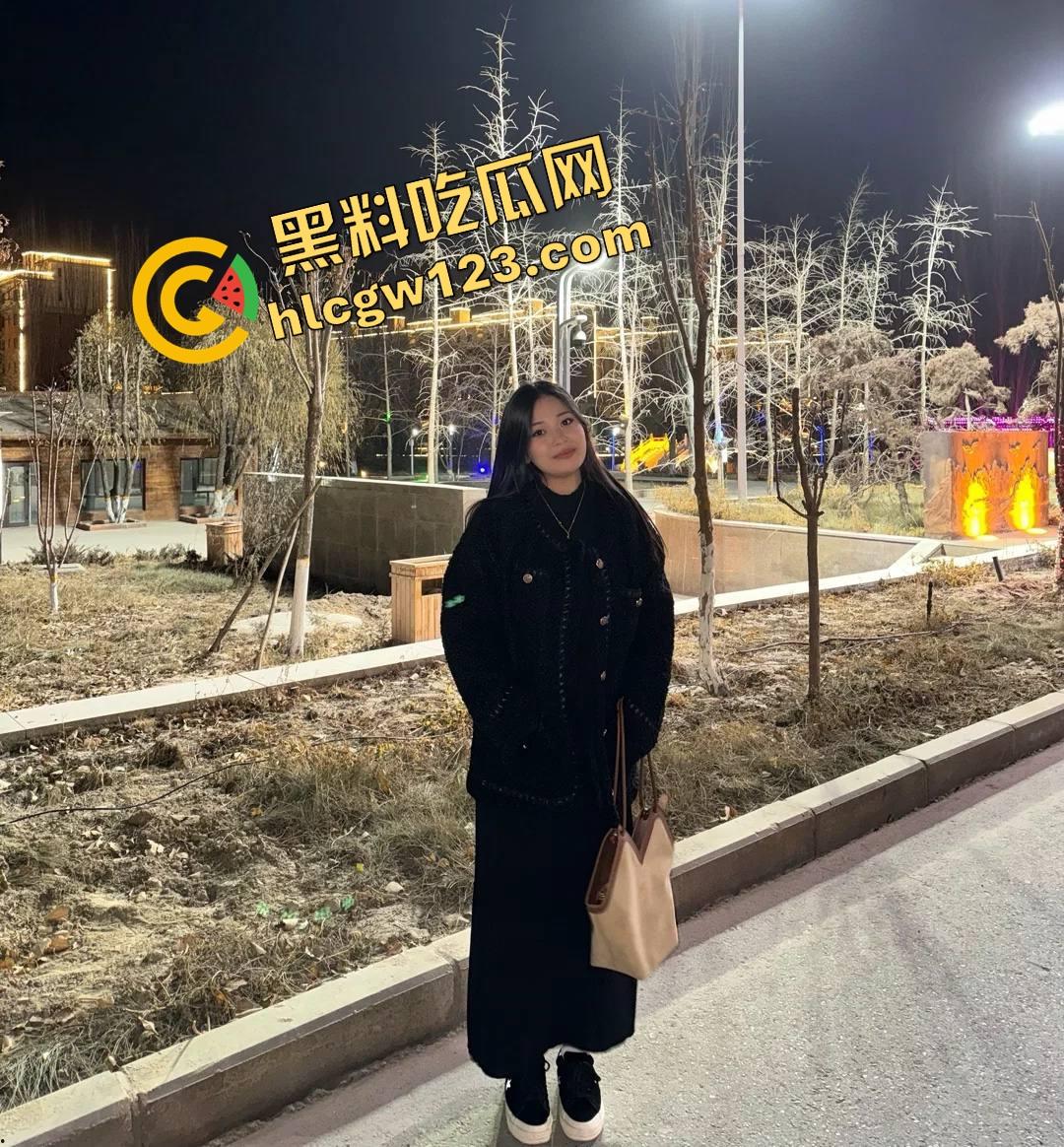 北京绿帽夫妻人妻全程被猛操还狂喊老公对不起我被人干了，浪到跪着夹屌求中出，逼根本停不下来！-1