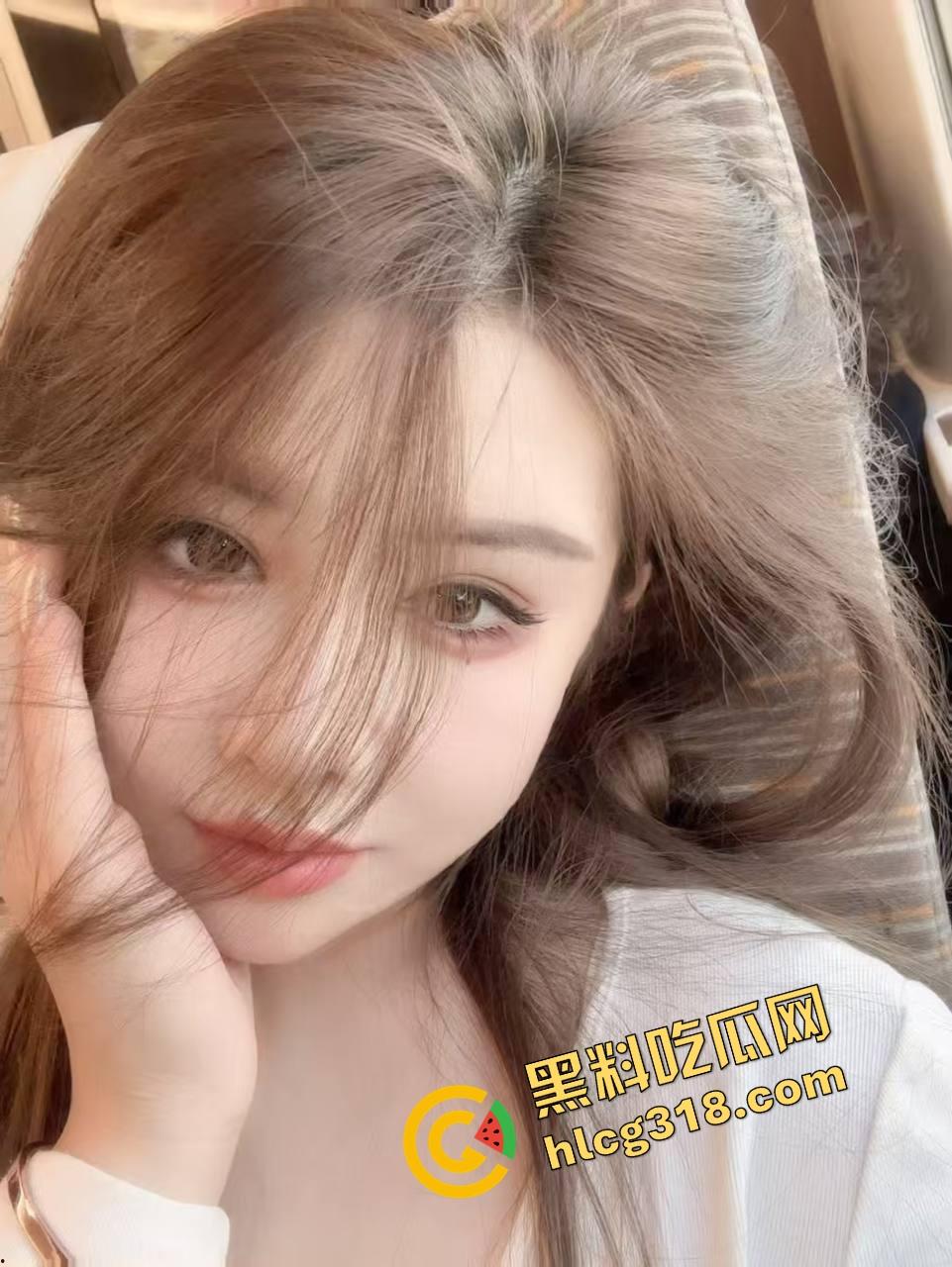 北艺舞蹈系母狗出圈式270°开腿， 后入夹击这姿势能操进肺 脊柱疼不疼不知道？看的人鸡巴疼！-4