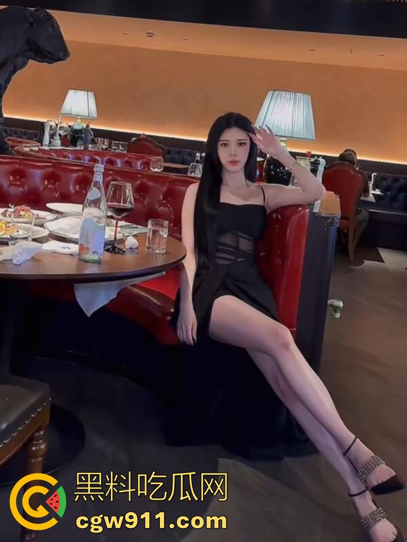 抖音13万粉网红【Wasasa】，逆天长腿尤物女神，流出两条与土豪秘密私约自拍短片，吃鸡技术超一流！-6