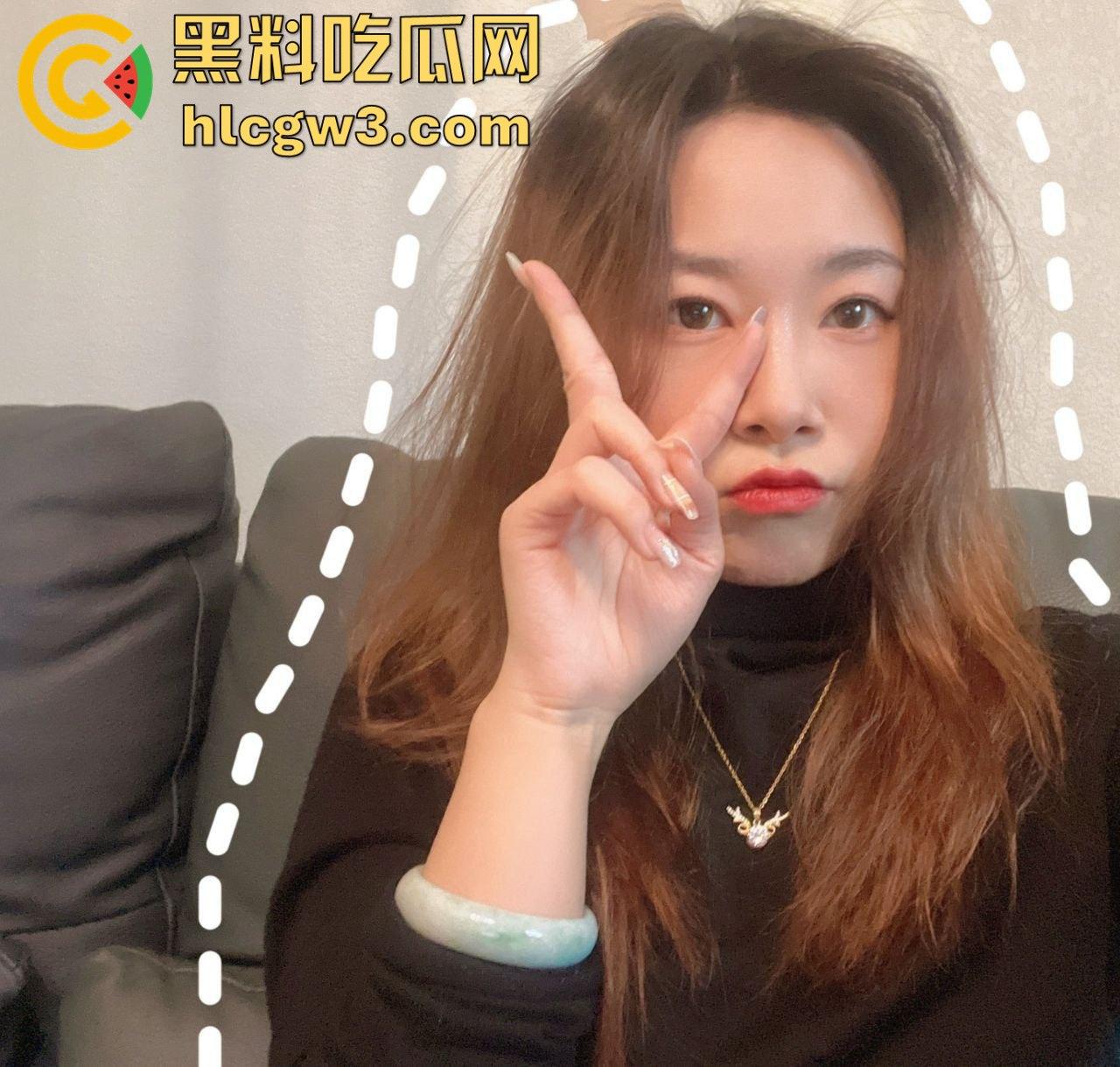 电器店骚货导购前女友，工作制服跪地口交吞得干净，厕所啪啪浪叫听得人腿软，分手后只能靠回忆撸到崩溃！-5