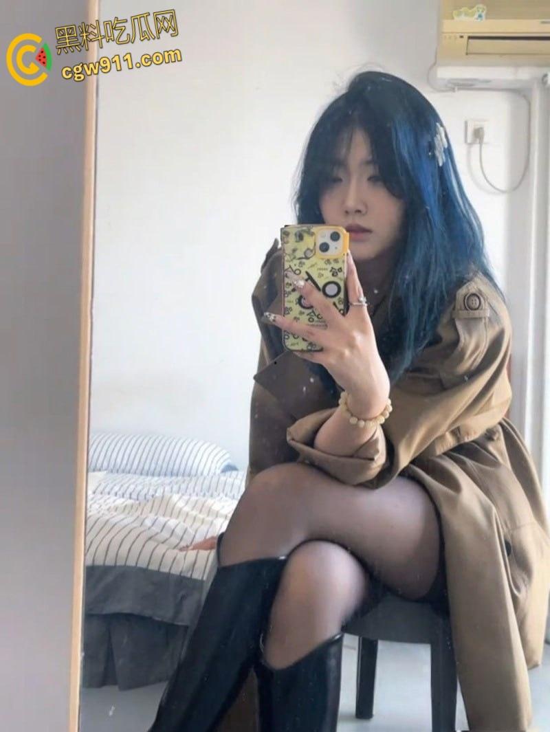 山西临汾微胖学妹【徐淼淼】,与男友酒店镜前后入自拍,极品翘臀后入爆操,白嫩巨乳晃动不止!-3