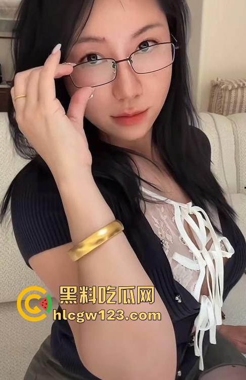 极品巨乳网红【扶摇】与男友性爱视频泄密 完美胸型女神被男友疯狂猛操后入 骚叫不断！-8