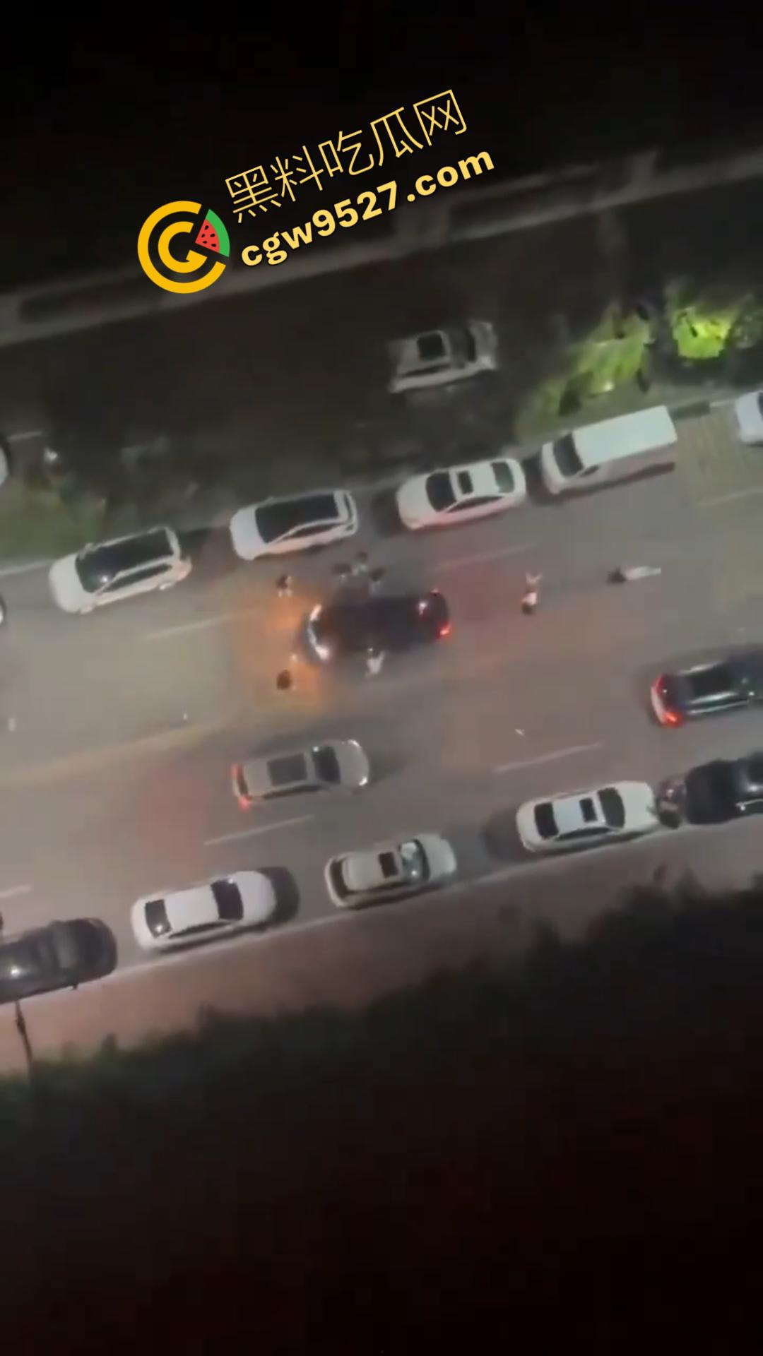 景德镇街头上演惊魂一幕：40岁男子开车撞人导致2死1伤的惨烈悲剧，只因赌博令人丧失理智-4