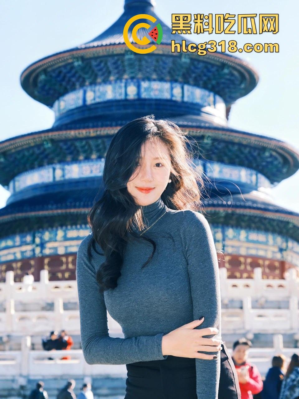 海角社区 在小孩旁边大胆猛插邻居黑丝少妇 怕把儿子吵醒不敢大叫 还把玩小儿子的小鸡鸡 骚的一批!-1