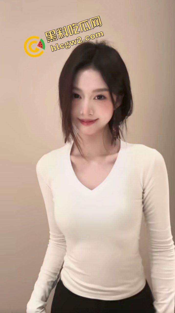 广东建设职业技术学院骚贱网红『小烊迷茫了』与富二代男友高档酒店激情做爱！独家曝光流出！-4