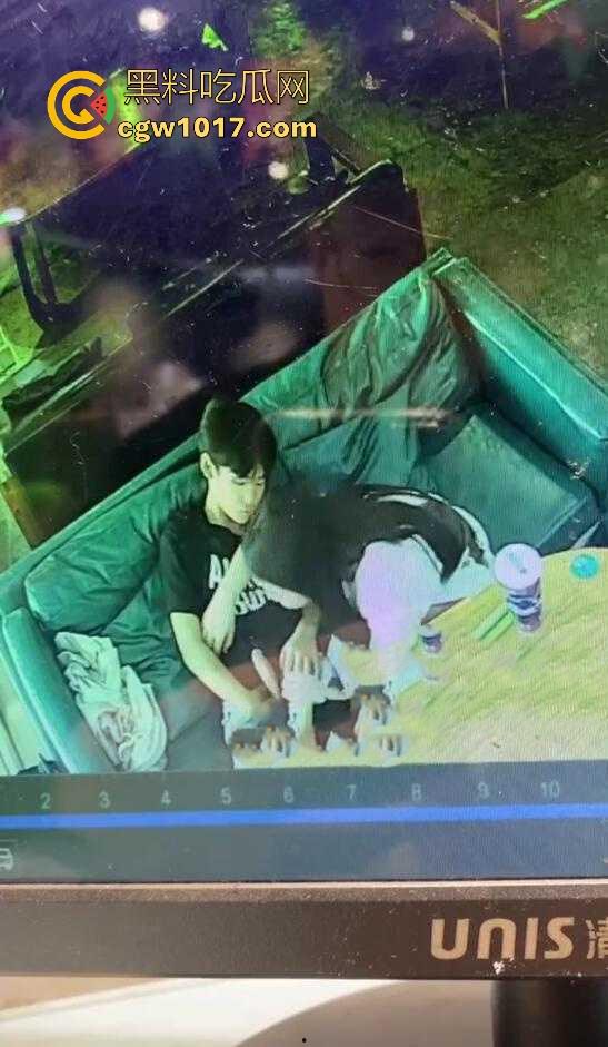 广西玉林仙尼奶茶店大瓜！学校里是高冷女神【孙晓惠】，学校外却是口爆小母狗，单喝奶茶还不够还得加一点精液是吧！-6