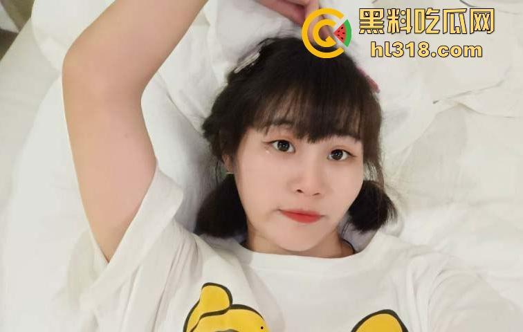 长春医科大学【李燃】网调私拍曝光，清纯反差母狗，浴室自慰激烈揉搓阴蒂，骚穴娇嫩全程火辣高能！-4