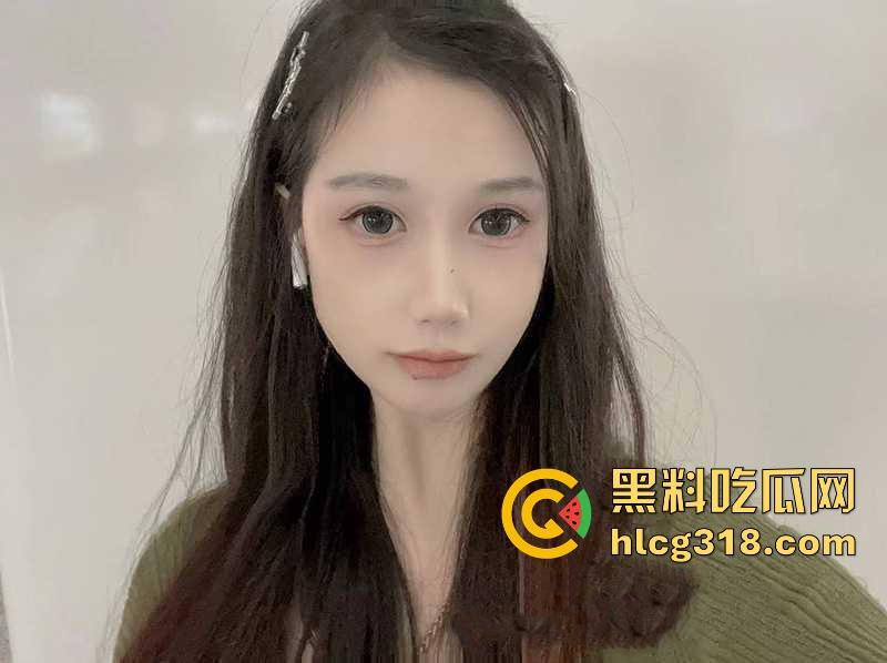 浙江杭州极品少妇【金飞燕】唯美已婚人妻，清纯反差，背着老公长期和游戏CP开房操逼遭无情曝光！-4
