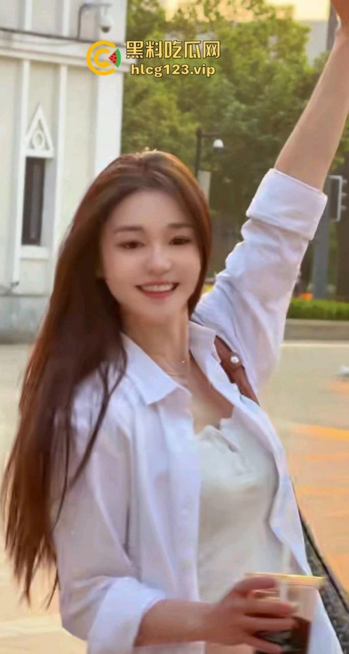 三只羊主播【洋洋】被潜规则实拍视频被扒 那些年在三只羊吞过精的女人原来这么多？-9