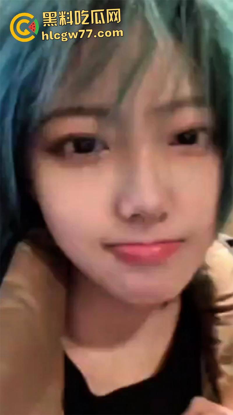 抖音气质网红【不澈】，高颜值极品尤物，被爆出给金主口交视频，眼神淫荡的都拉丝了！-4