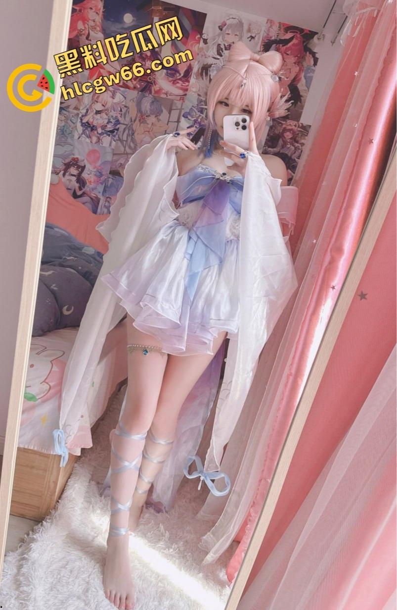 南京漫展勾到白虎大奶cos骚妹，无套猛干嫩缝爽翻天，不卸妆顶着二次元脸操她浪奶抖成球！-1