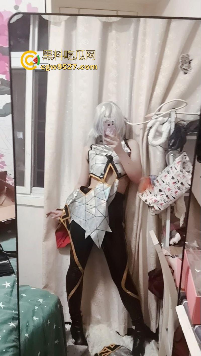 福利姬【沐沐酱】Cos王者荣耀东方镜原皮，嫩穴在镜头前肆意展示，完美还原角色魅惑气质跟奶子！-2