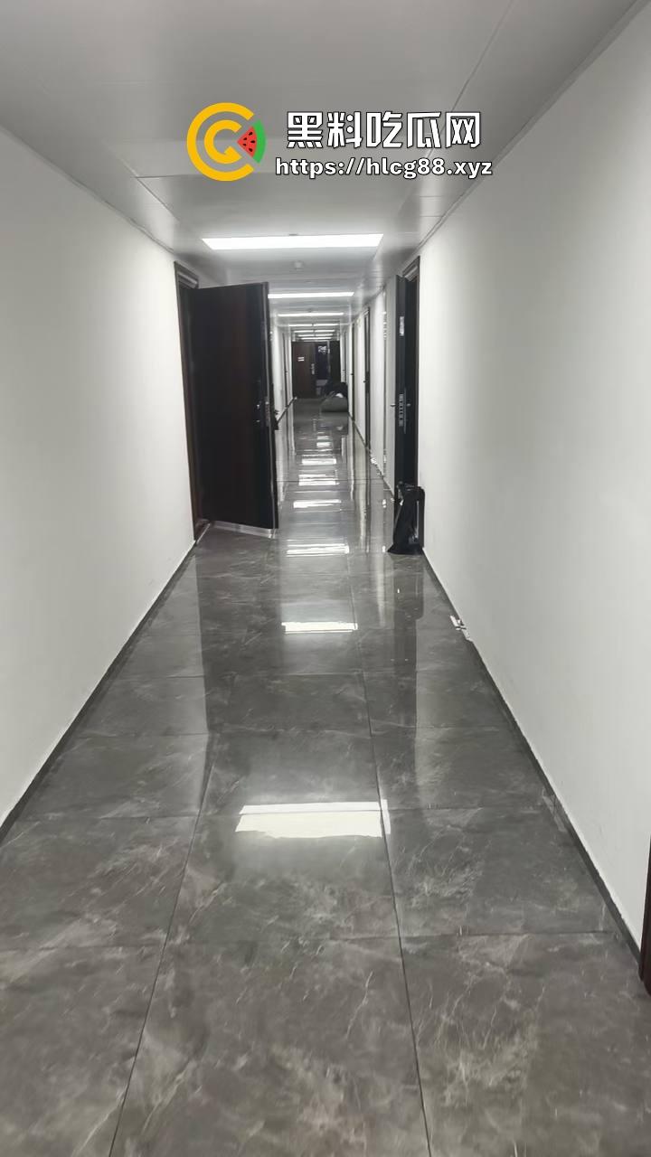 不懂就问 杭州现在发展这么快的吗！杭州东渡酒店打开房门直接做爱，新的男同天堂？-5