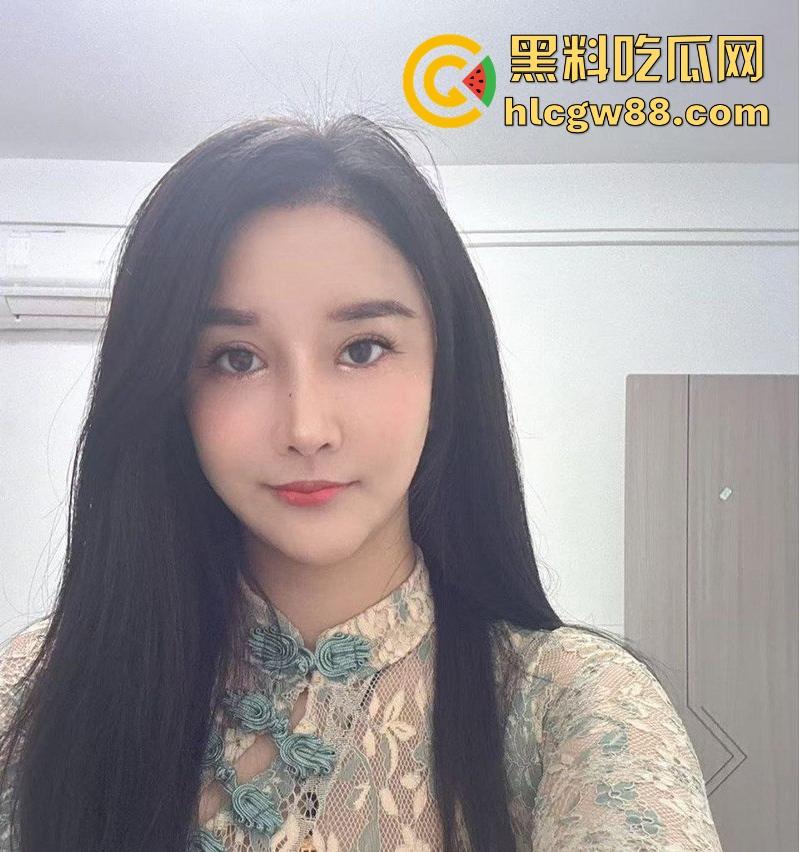 上海反差人妻【李晓晓】背着老公出轨偷情 被炮友调教成极品母狗 经常与好兄弟分享多人群P-2