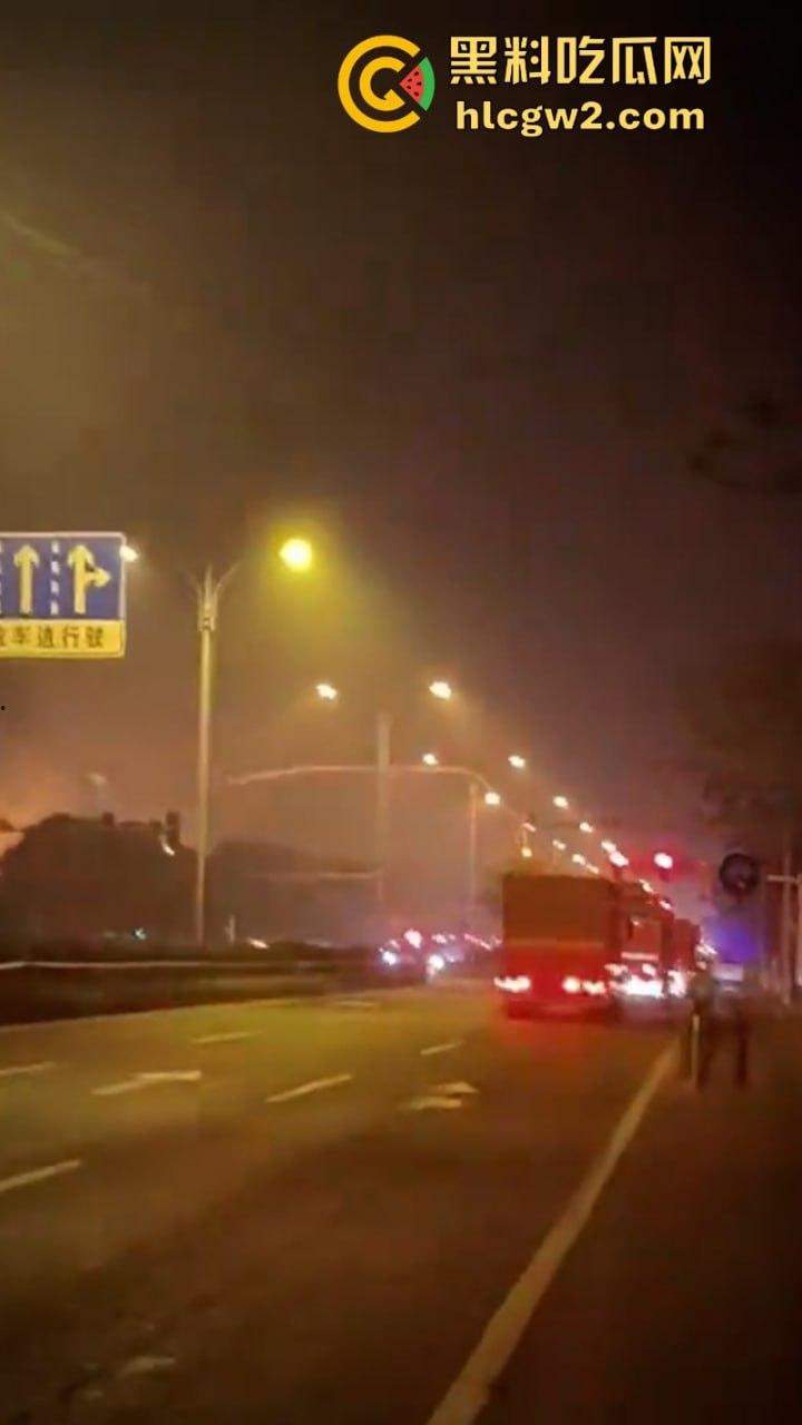 本不富裕的京东雪上加霜！江苏无锡京东自营仓突然失火被烧毁 双11快递滞发 损失惨重-1