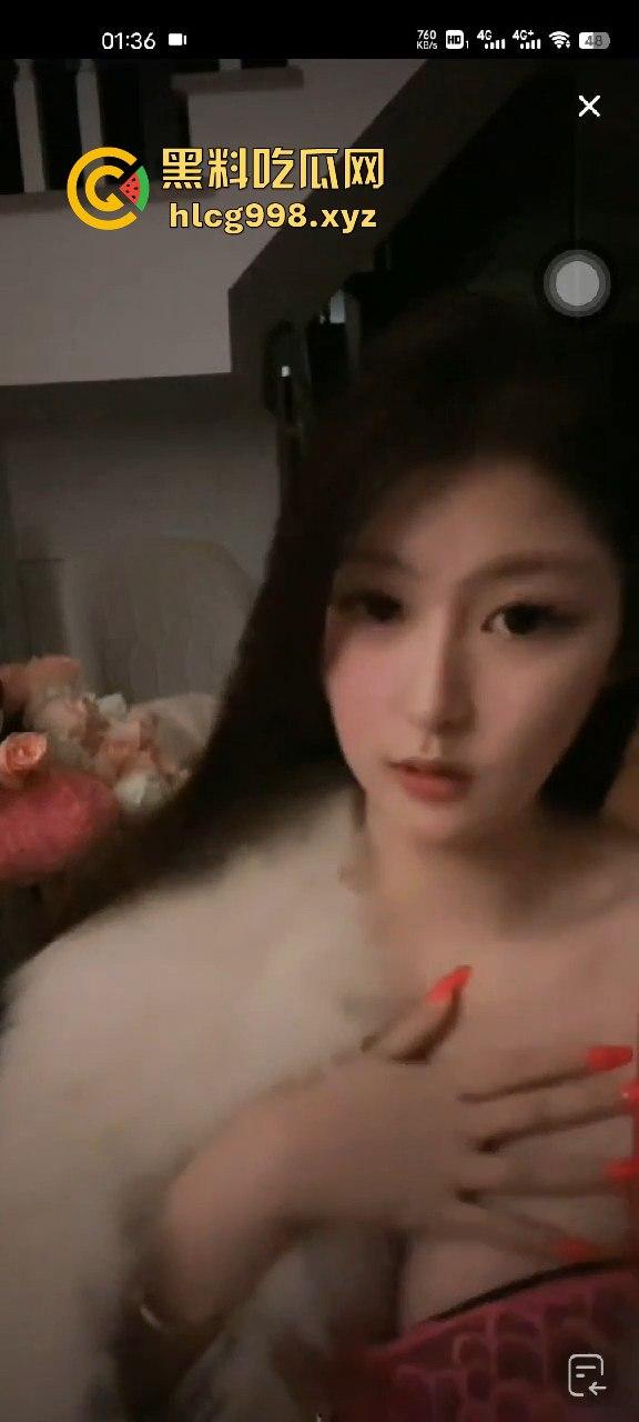 抖音网红【子易Tina】直播闪现自摸啪啪!骚货销号消失,是不是被大哥包养了?-3