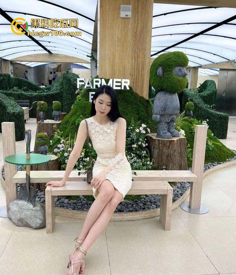 花5200拿下离婚老同学，紫色包臀裙包裹骚浪身段风骚入骨，屄毛旺盛直接让哥们老弟硬到灵魂出窍！-4