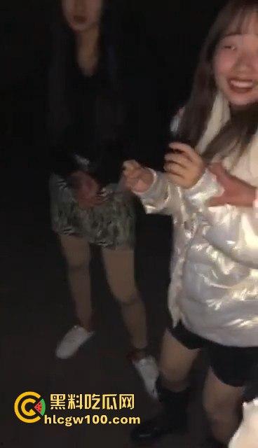 广西百色精神小妹暴力围殴事件曝光，为爱深夜埋伏群殴打起架来真不输男人！-7