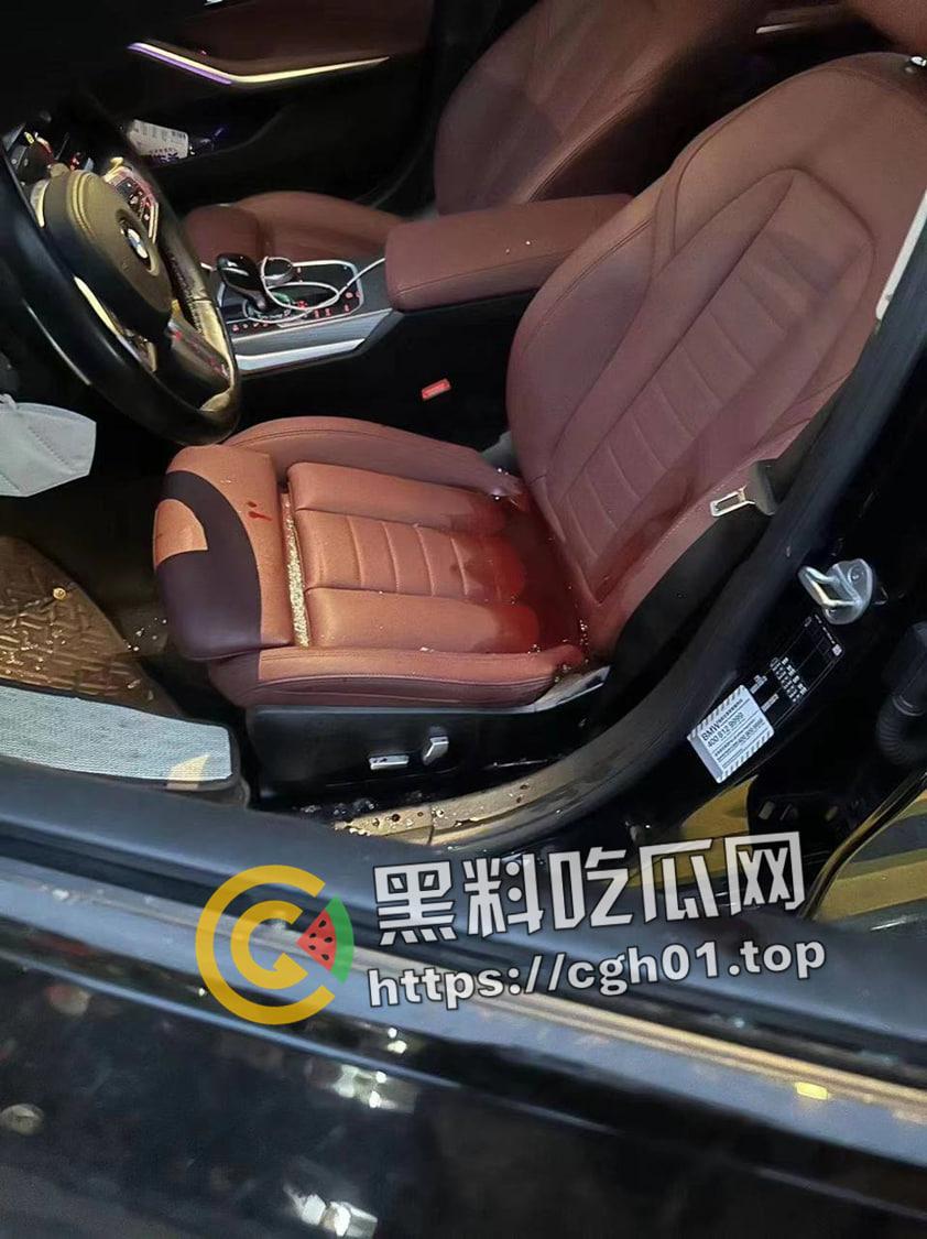 昆山龙哥在世！司机吐痰到路人身上还嚣张骂人  被路人拿起西瓜刀砍死 现场血腥画面流出-9