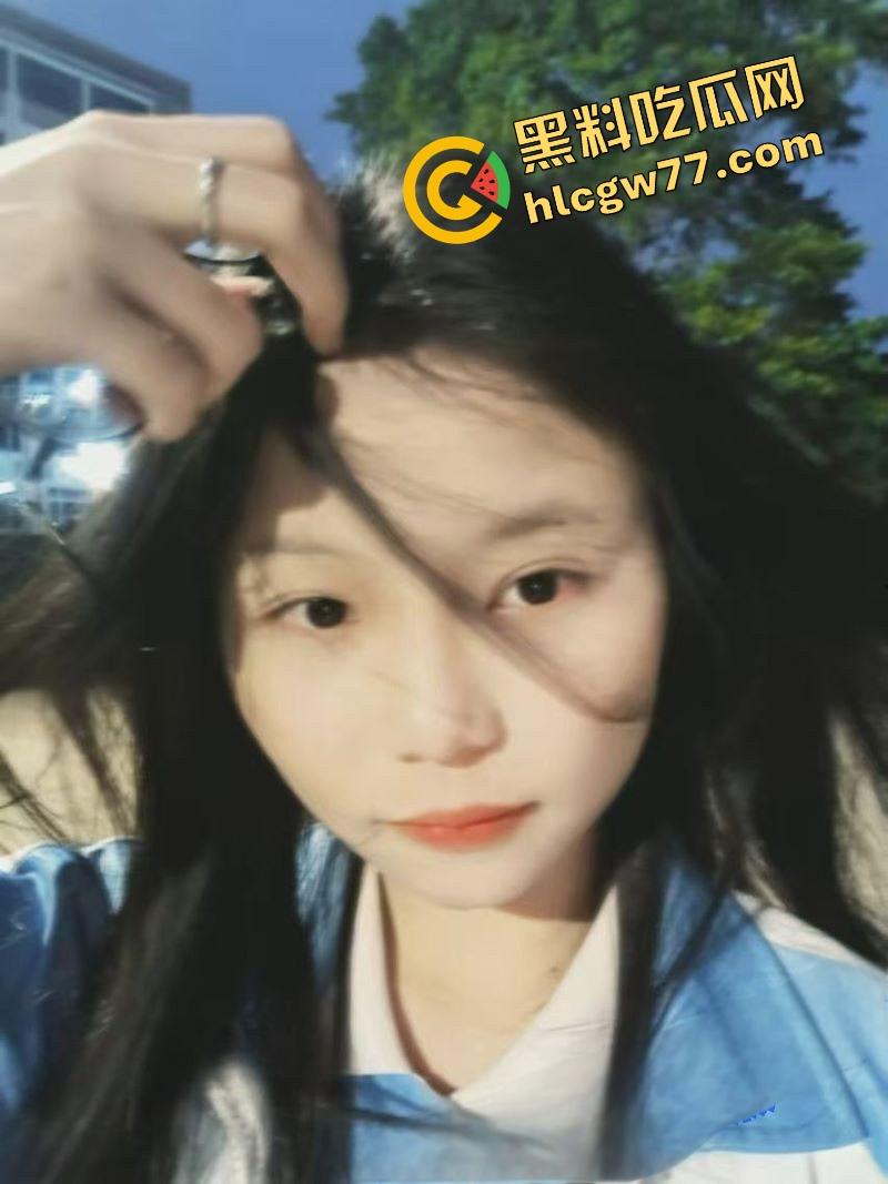 武汉传媒学院学生妹【李若晴】被炮友调教曝光 JK制服后入爆操 口交深喉技术一流！-2