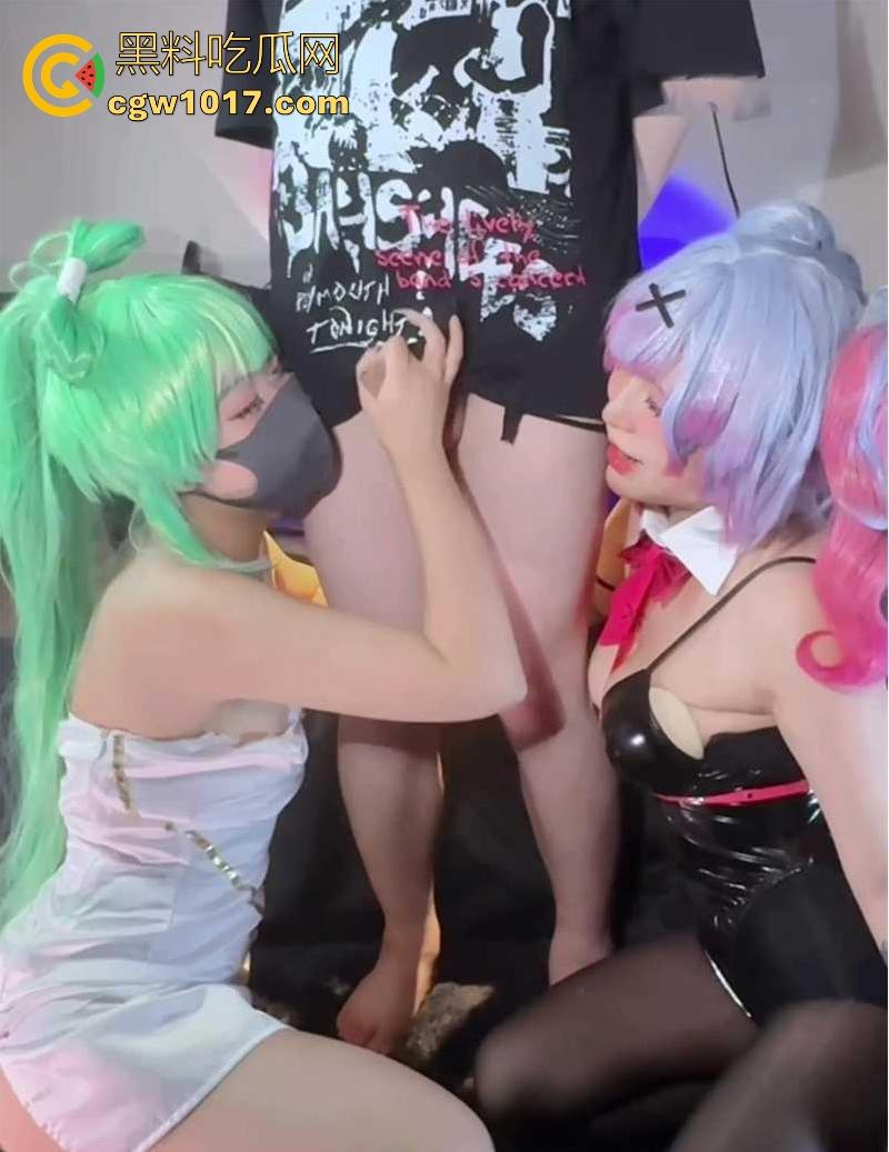 双凤服侍一王，携闺蜜上演双飞手交大戏，二次元coser化身榨精姬，淫言浪语连环轰炸，硬生生让宅男连喷两次！-3