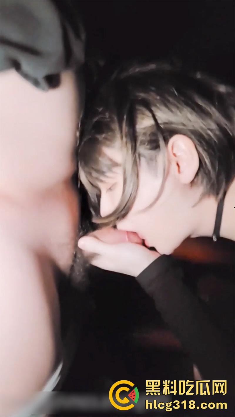 韩国超美极品ts人妖，在酒吧被人发现真身，直接拉到小角落轮奸后庭，多人淫乱激情啪啪！-5