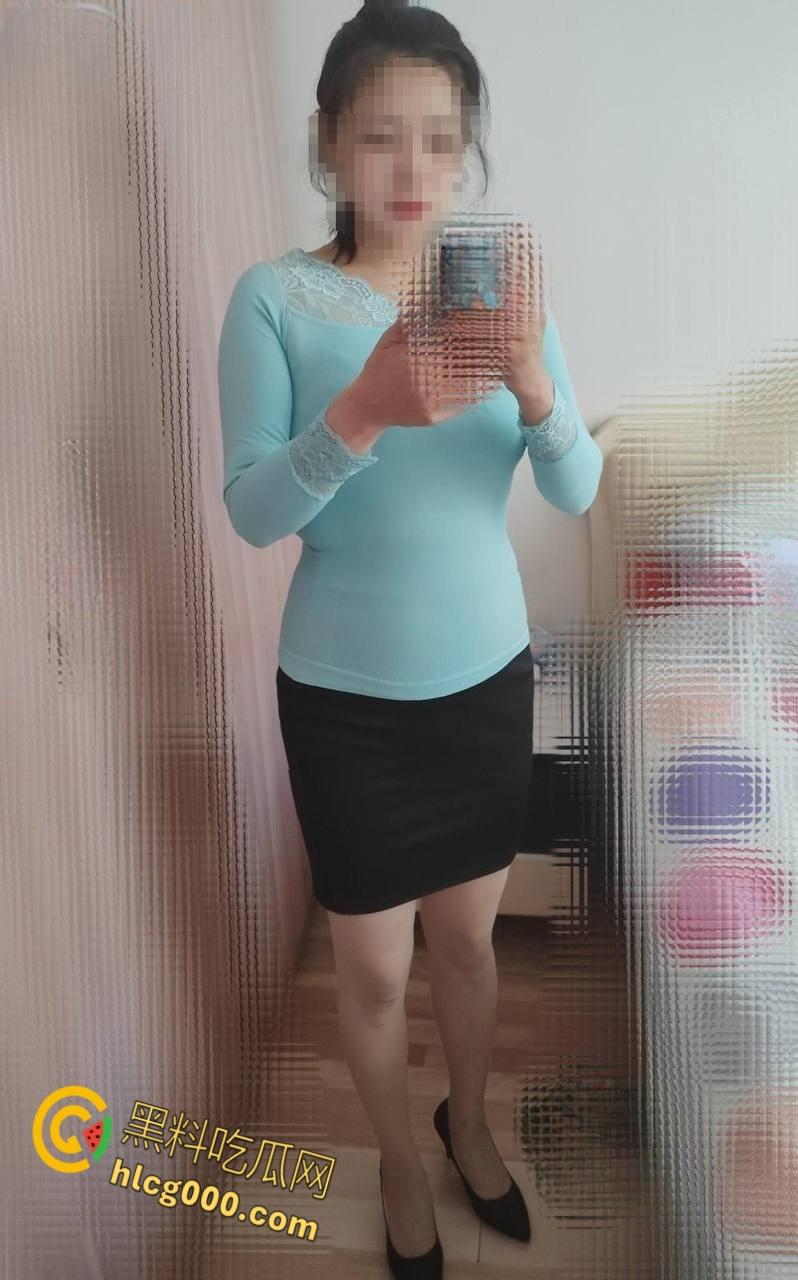 继父下午钓鱼去了，妈妈穿着性感高跟肉丝，被我疯狂浇灌丰满的多汁肥鲍，射进妈妈的最深处 !-1