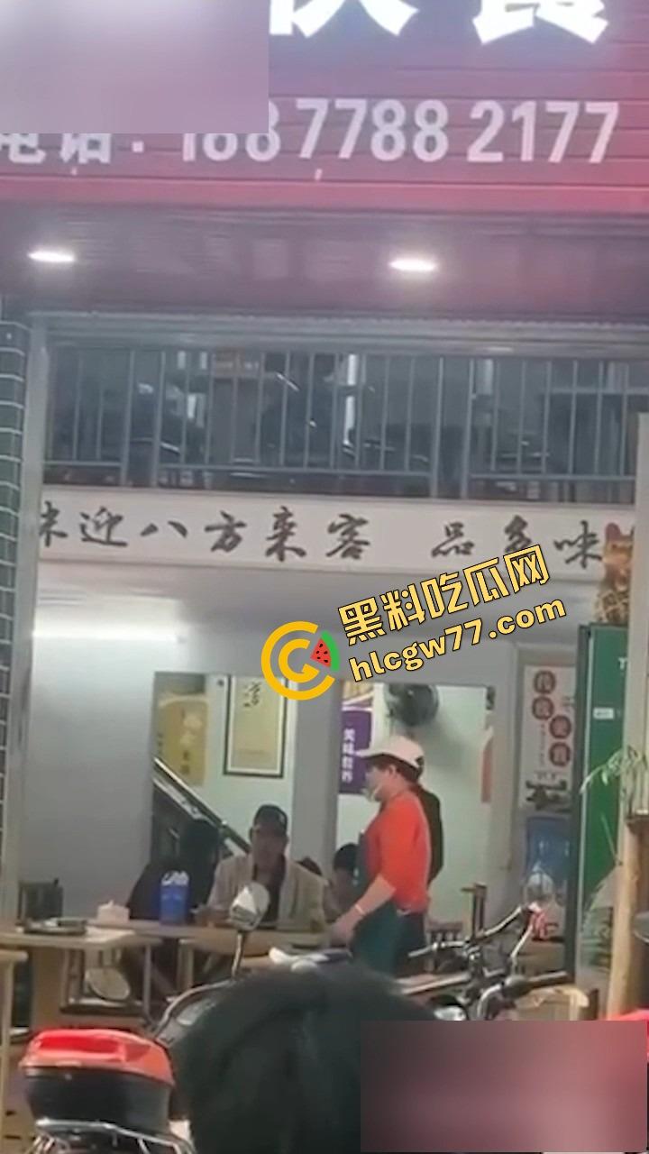 广西河池八方来客饭店，精神小伙精神小妹二楼狂演观音坐莲，裤子一脱开操，楼下食客全看傻了！-9