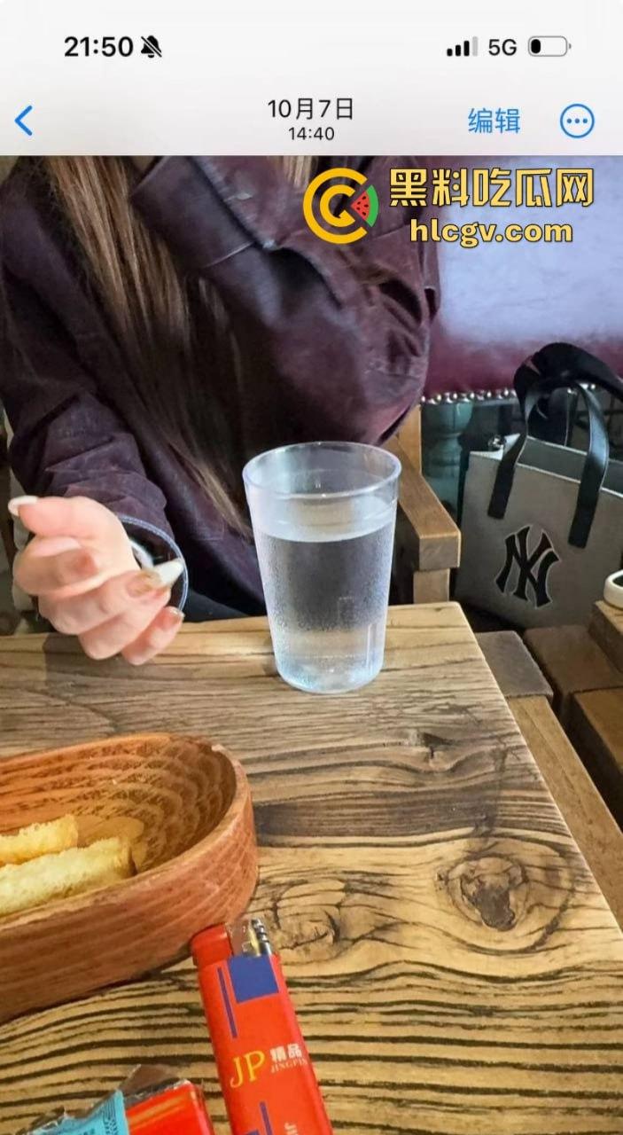 哈尔滨约炮大神 国庆节期间开房轮操数女 鸡巴都磨细了！-2