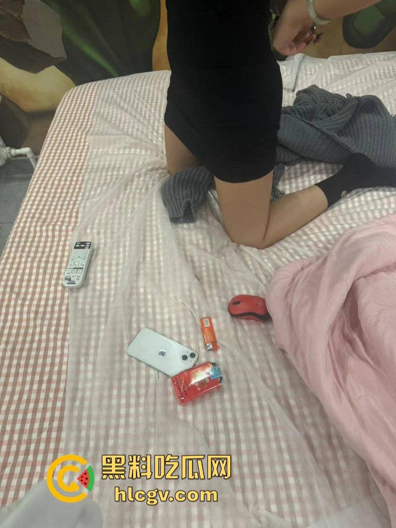 哈尔滨约炮大神 国庆节期间开房轮操数女 鸡巴都磨细了！-28