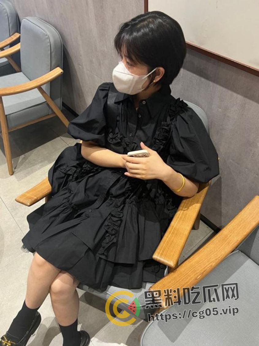 包头母狗【高雅茹】趁着老公出差 约炮网友玩内射 被老公发现的时候逼都肿了-5