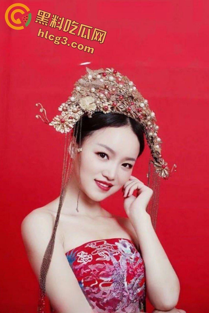 少妇骚妻反差大揭秘，新娘子从优雅人妻到淫荡母狗的惊人转变！-5