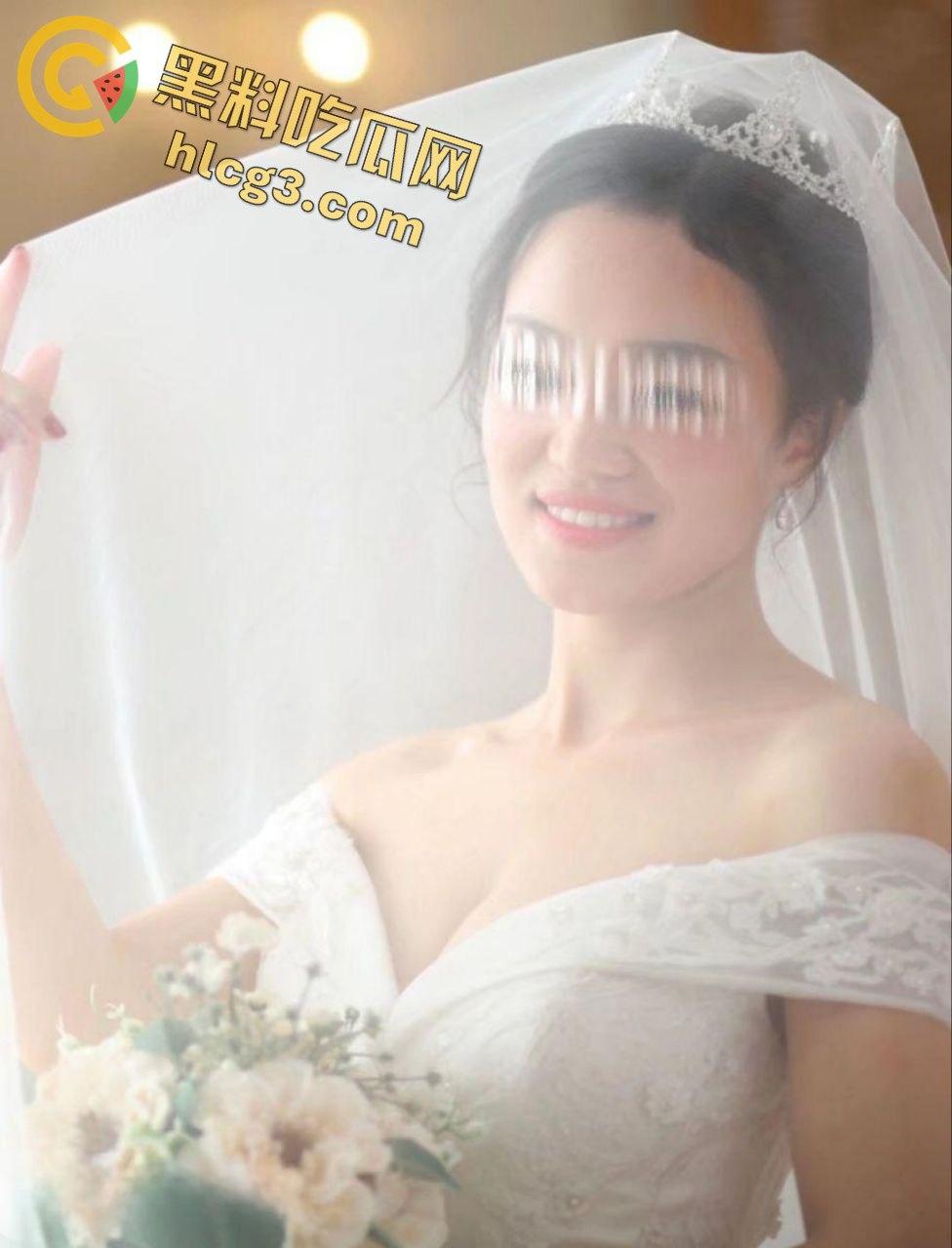 少妇骚妻反差大揭秘，新娘子从优雅人妻到淫荡母狗的惊人转变！-11