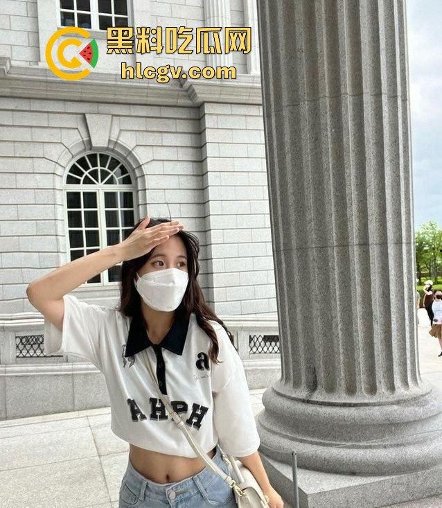 河北秦皇岛美女【江依珊】云盘泄密!自拍吃鸡视频流出,脸都吃变形了,鸡巴在嘴里捣个不停!-1