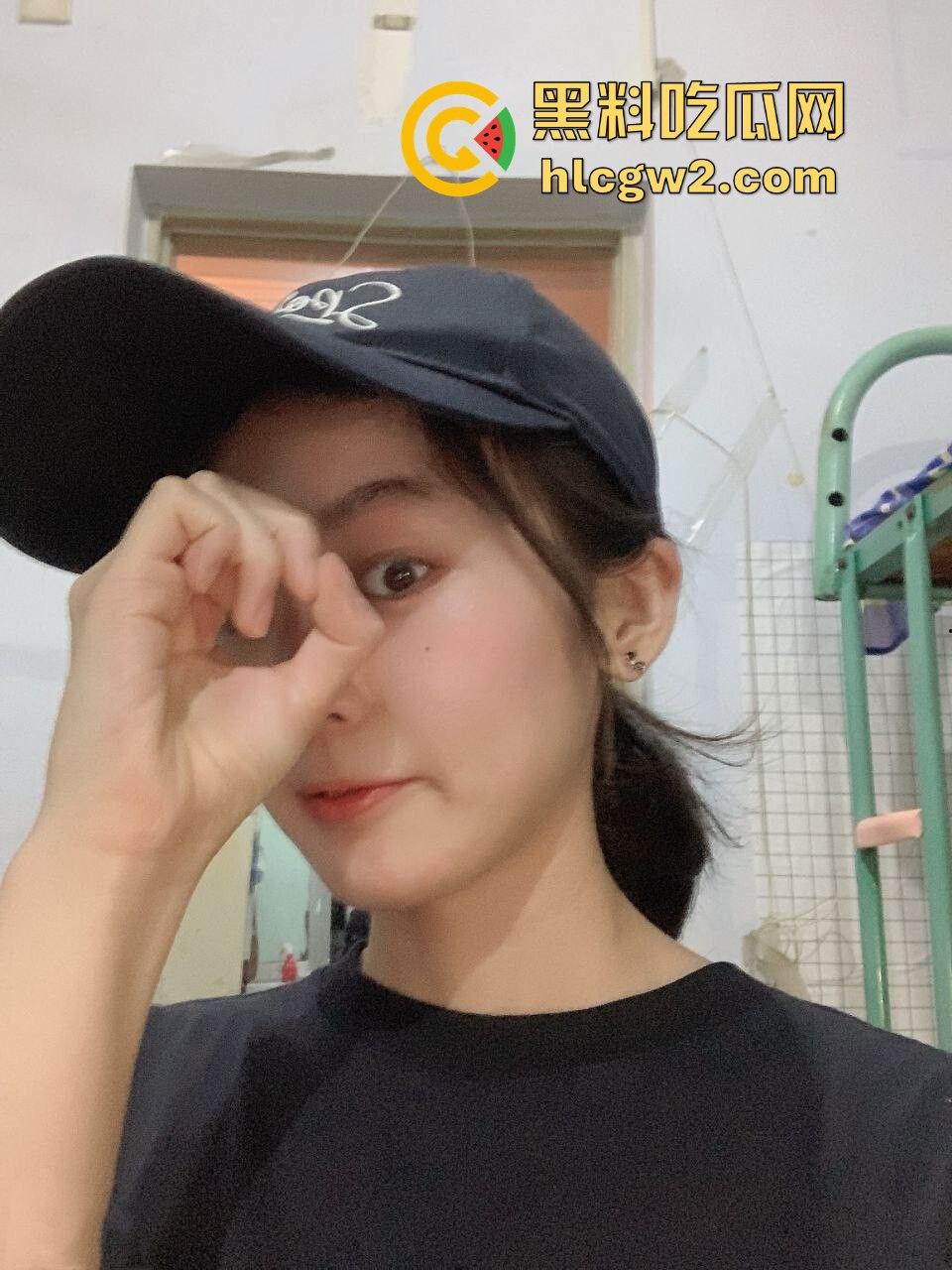 济南大二学生妹【卓梦晗】 极品黑森林身材 乖乖女外表下的骚浪天性性爱自拍福利视频 独家流出！-12