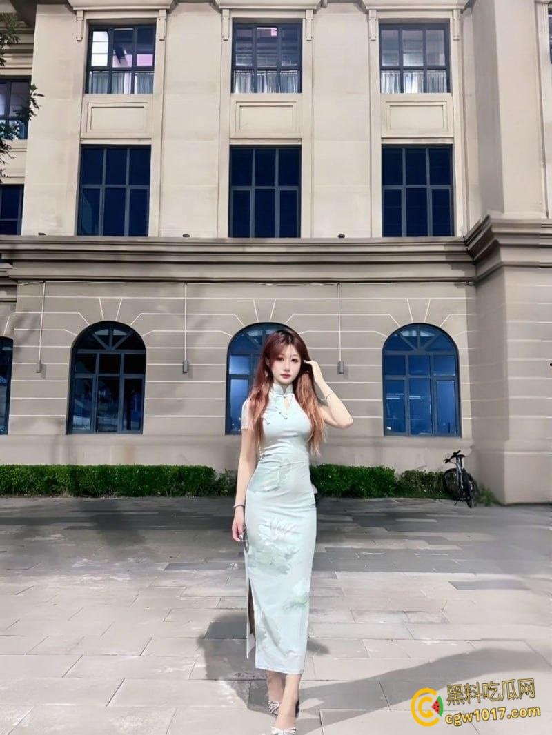 浙江广播电视大学【马昕悦】极品学生妹性爱视频流出，出租屋给男友口交深喉，后入爆操尖叫连连！-2