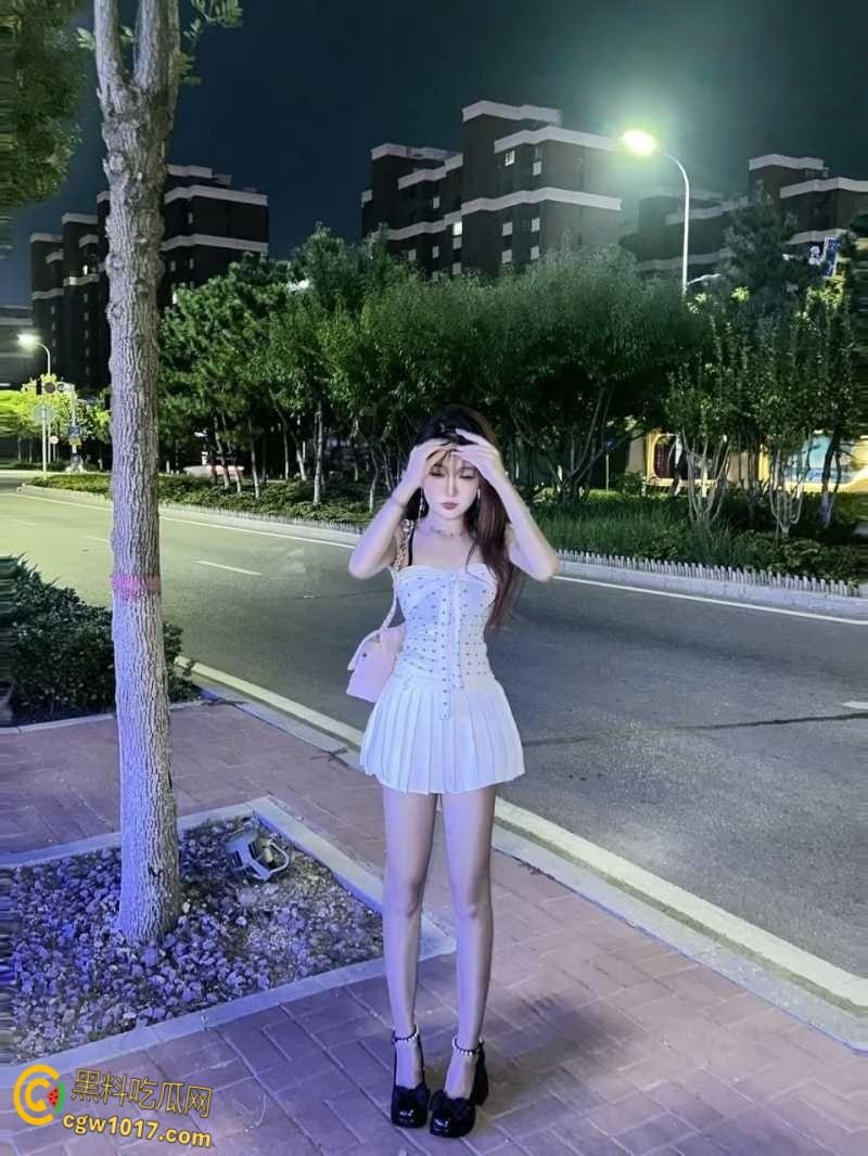 浙江广播电视大学【马昕悦】极品学生妹性爱视频流出，出租屋给男友口交深喉，后入爆操尖叫连连！-3