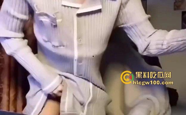 前有老八直播吃屎现有火烧逼毛 火烧屁屁,狠人搞笑直播瞬间 为了流量真的毫无底线!!-8