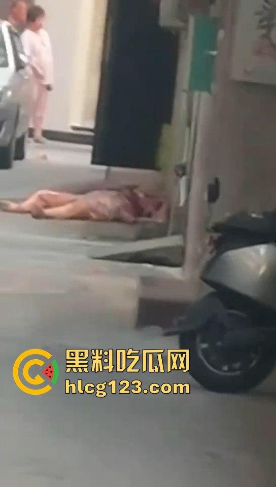 汕头体校外卖小哥爆猛料！老校区附近竟然发生灭门惨案，男子手起刀落，连老婆女儿都不放过！-8