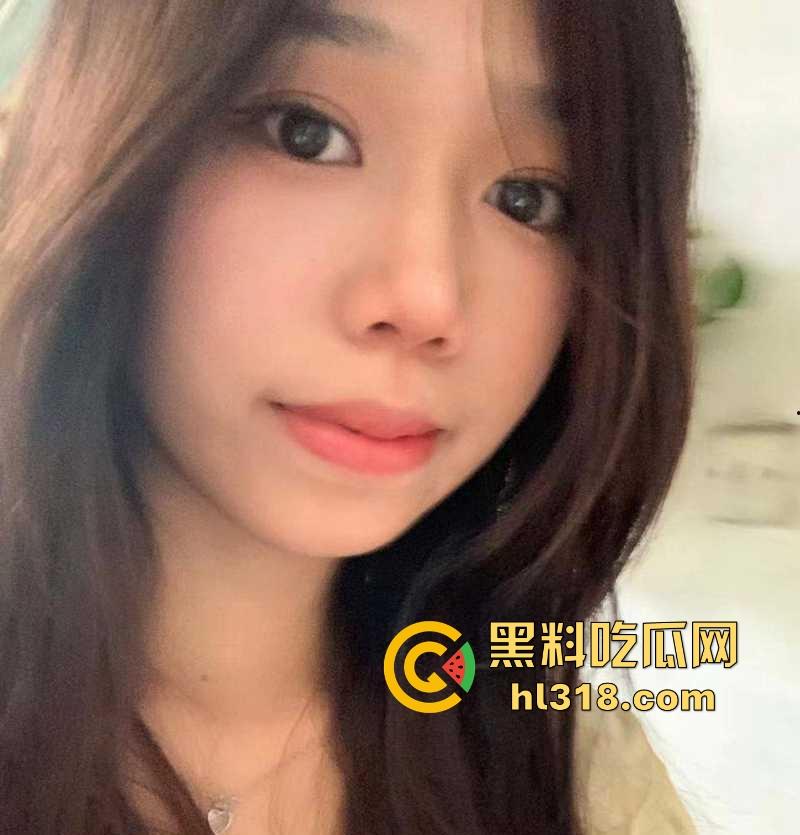 海南师范大学极品学生妹【林楚彤】人前女神人后淫荡骚鸡母狗,线上聊骚分享裸身视频勾引炮友!-1