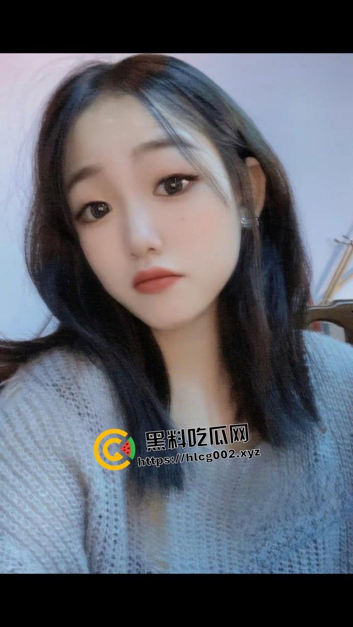 江苏苏州高颜值性瘾少妇『刘安琪』婚后约炮被内射后 装着精液带回家给绿毛龟舔逼！-2