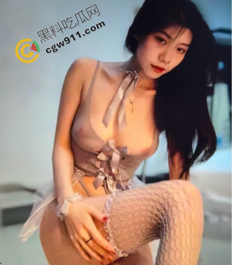 景德镇女神【刘晓丽】约炮激情流出！黑色情趣套装暴露完美身材，乳波臀浪妖娆至极！-7